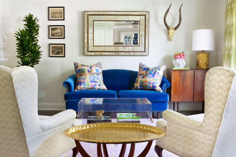 Foto di un soggiorno design con pareti beige e sala formale