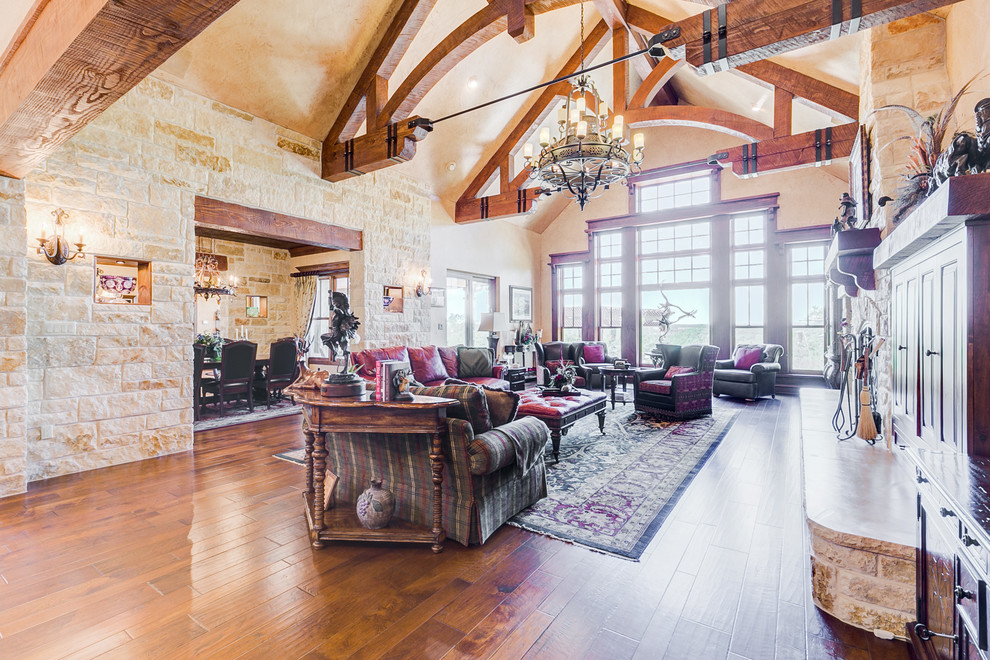 This is an example of a rustic living room in Dallas.