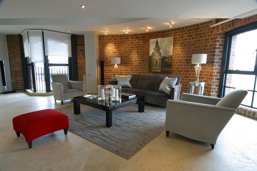 Fernseherloses Modernes Wohnzimmer mit Kalkstein in Manchester
