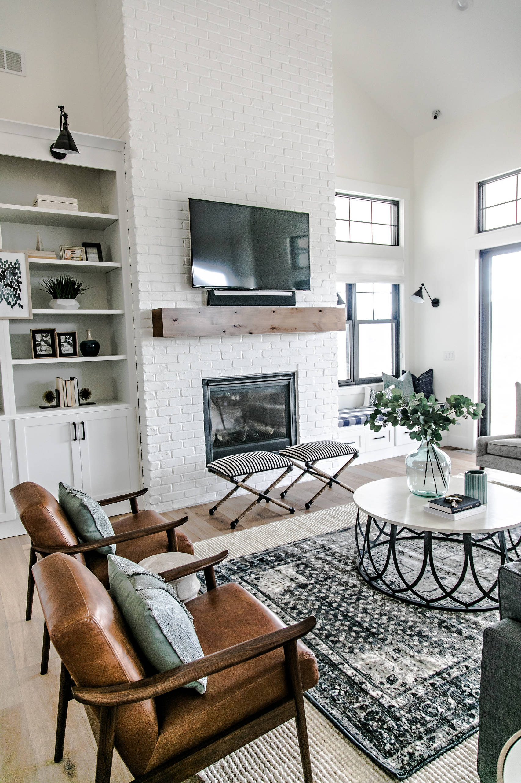 75 All Fireplaces Farmhouse Living Room Ideas You'Ll Love - May, 2023 |  Houzz