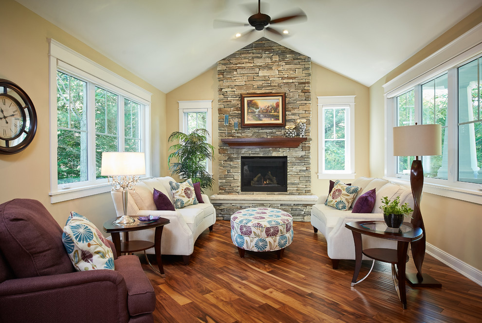 Example of a transitional living room design in Grand Rapids