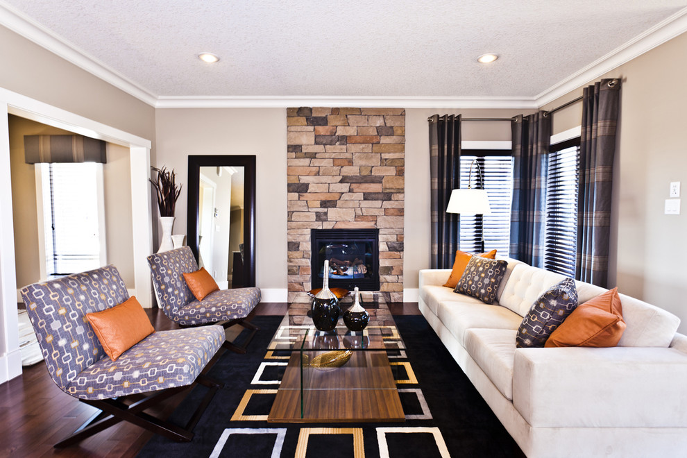 Mittelgroßes, Repräsentatives, Abgetrenntes Modernes Wohnzimmer mit beiger Wandfarbe in Edmonton