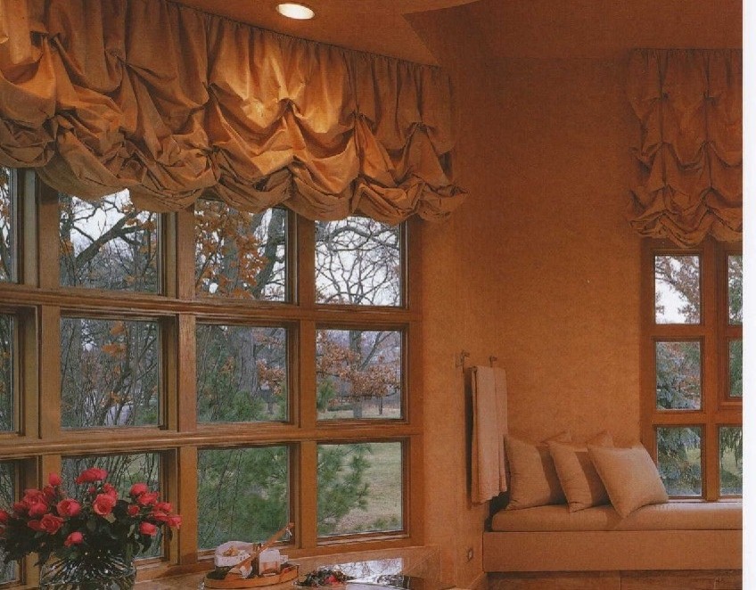 Timeless Elegance of Austrian Balloon Shades Classique Chic Salon