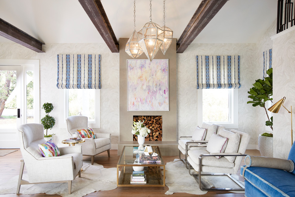 Ispirazione per un soggiorno classico aperto con sala formale, pareti beige e pavimento in legno massello medio