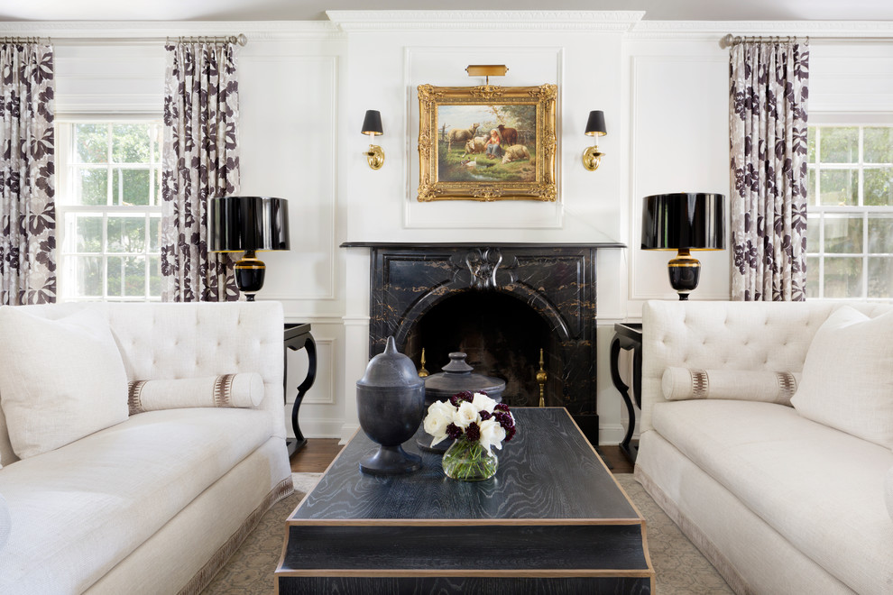 Источник вдохновения для домашнего уюта: парадная, изолированная гостиная комната в классическом стиле с белыми стенами, паркетным полом среднего тона, стандартным камином, фасадом камина из камня и коричневым полом