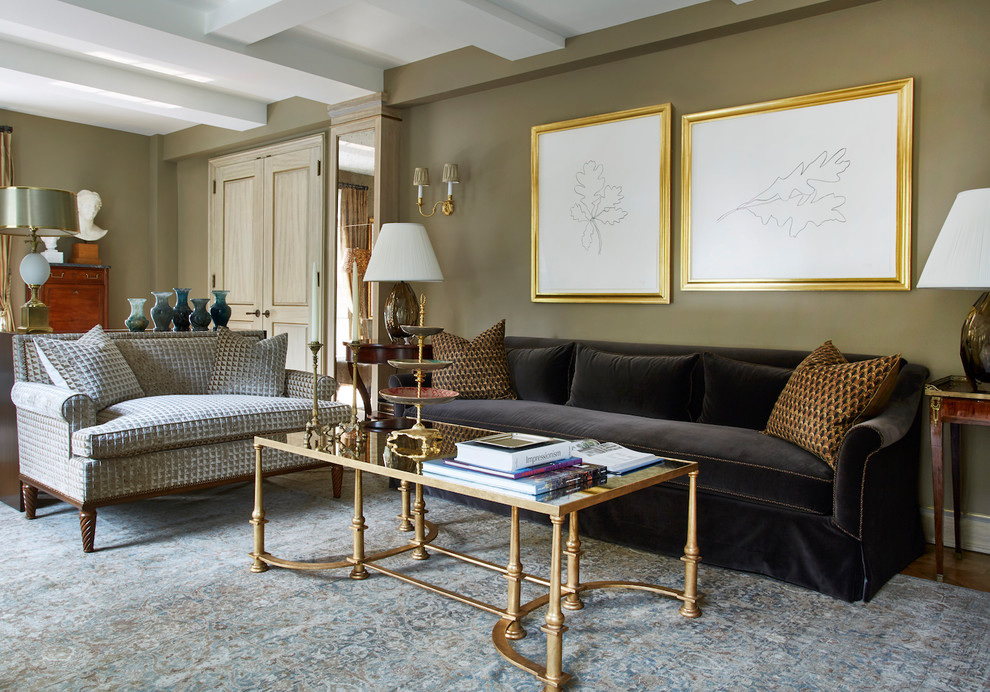 Imagen de salón para visitas clásico con paredes verdes y alfombra