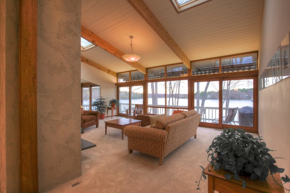 Elegant carpeted living room photo in Richmond