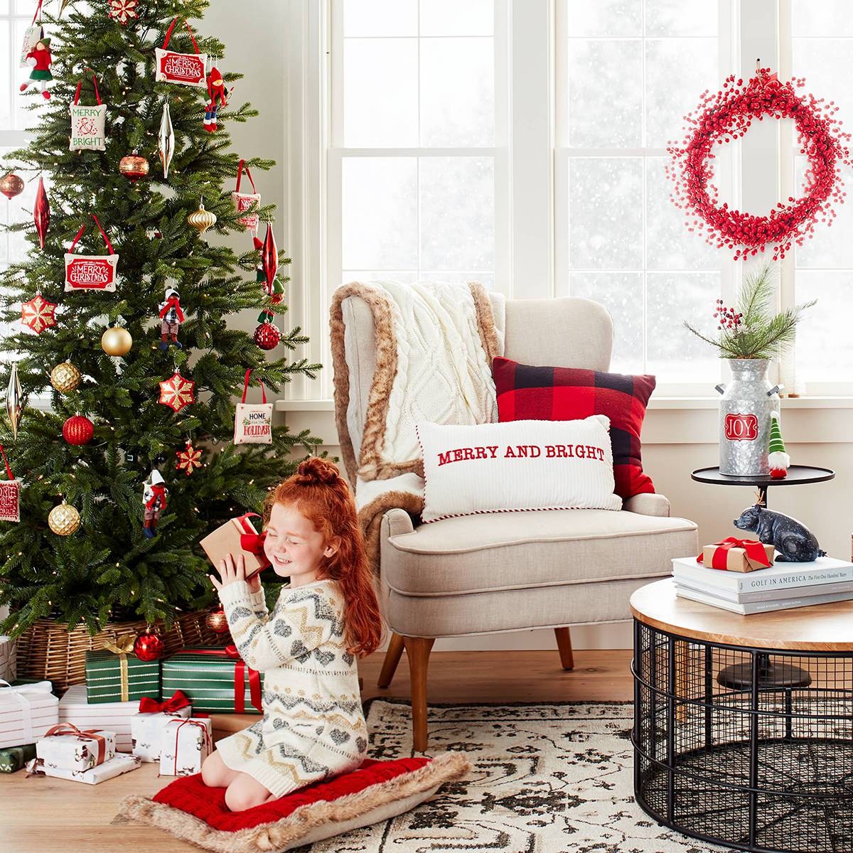 traditionalredandcreamholidaylivingroomcollectionthreshold