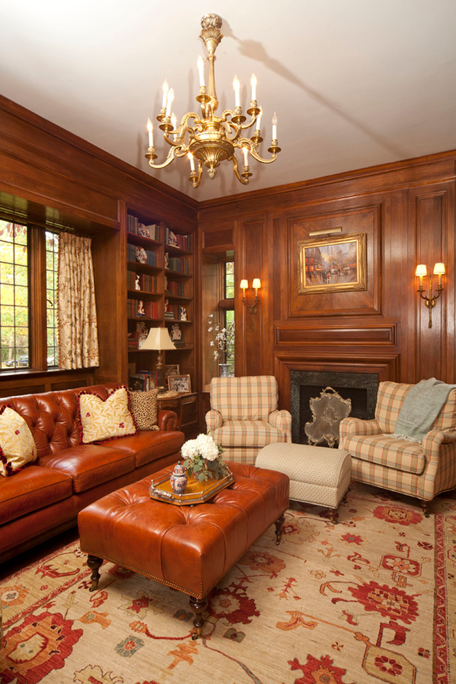 Свежая идея для дизайна: гостиная комната в классическом стиле с с книжными шкафами и полками - отличное фото интерьера