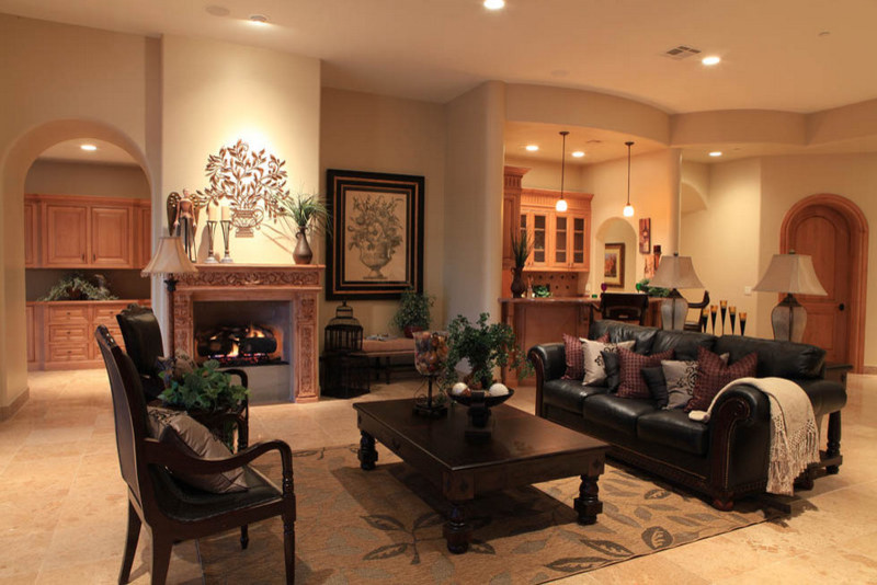 This is an example of a classic living room in Phoenix.