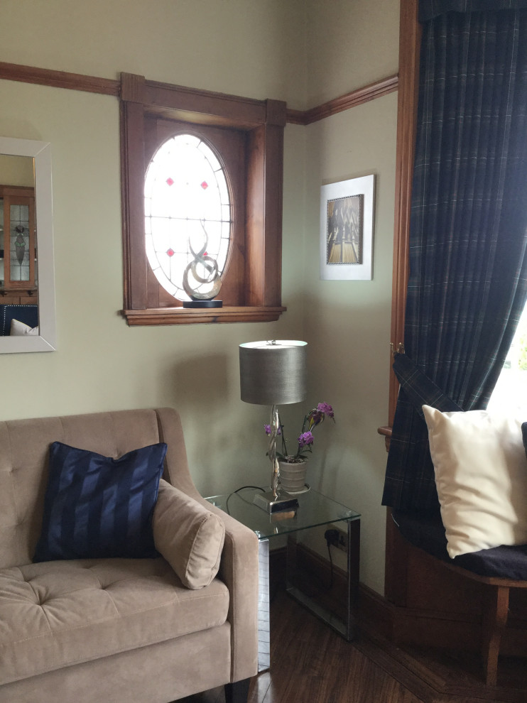 This is an example of a traditional living room in Glasgow.