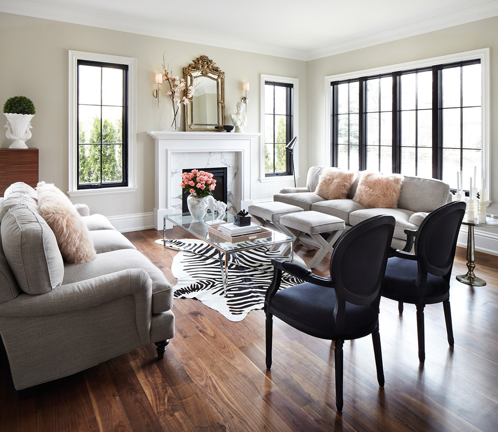 Example of a transitional living room design in Toronto