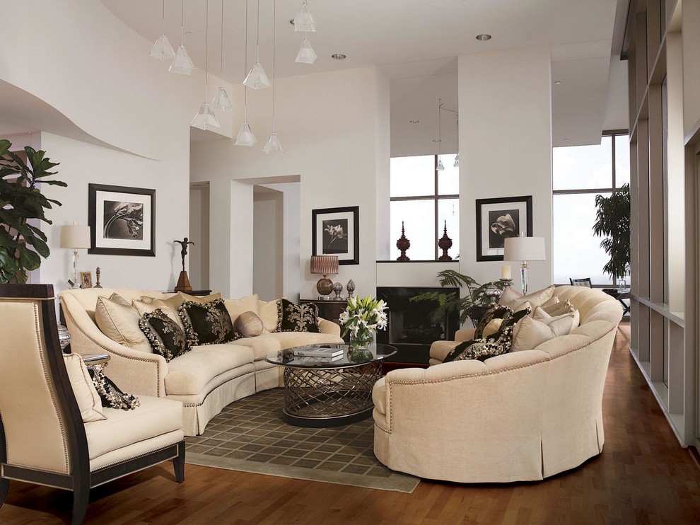 Transitional living room photo in Los Angeles