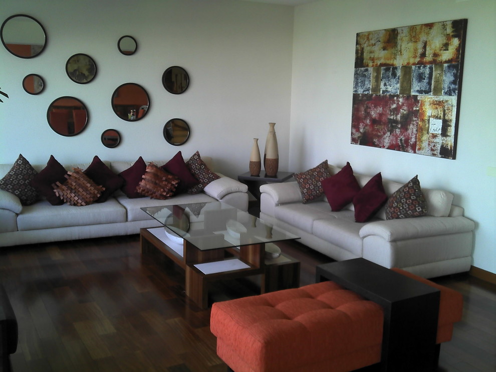 Trendy living room photo in Mexico City