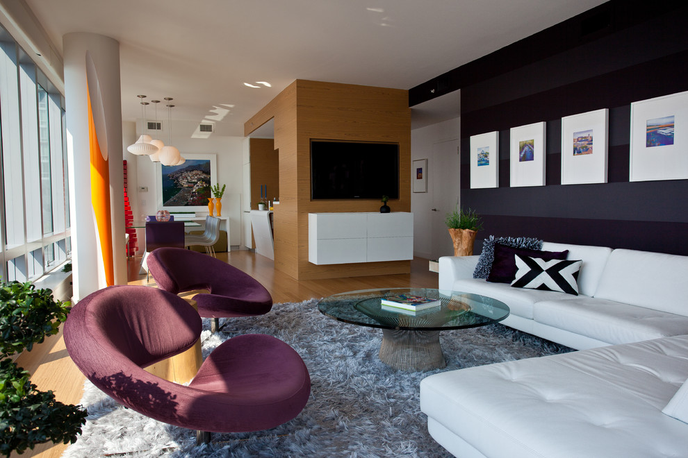 Idee per un soggiorno design con nessun camino, TV a parete e tappeto
