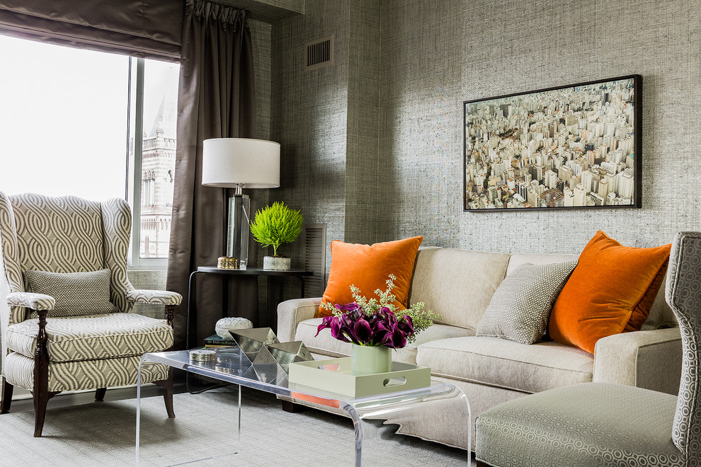 Идея дизайна: изолированная гостиная комната среднего размера в стиле неоклассика (современная классика) с серыми стенами и ковровым покрытием