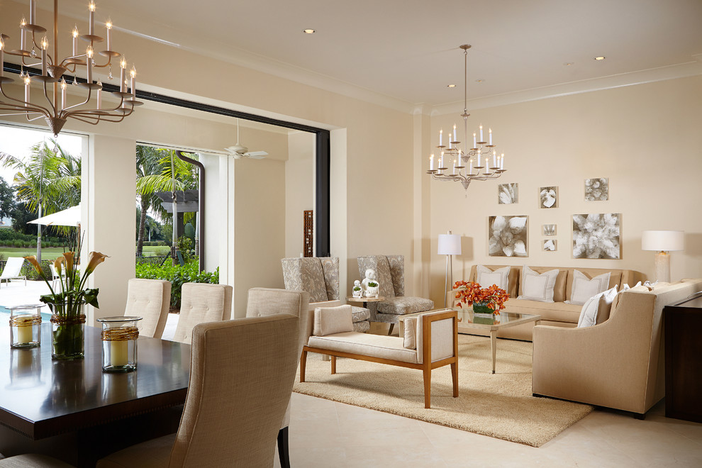 Offenes Klassisches Wohnzimmer mit beiger Wandfarbe in Miami