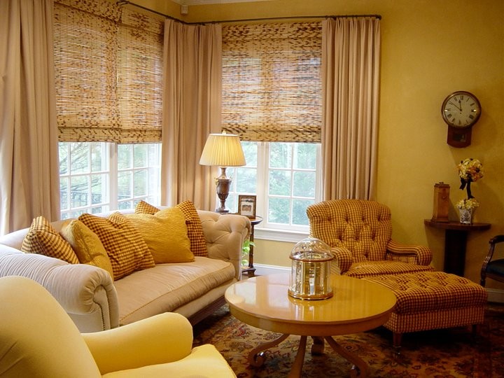 Example of a classic living room design in DC Metro