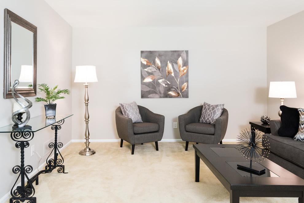 Mittelgroßes, Repräsentatives Klassisches Wohnzimmer mit grauer Wandfarbe, Teppichboden und weißem Boden in Philadelphia