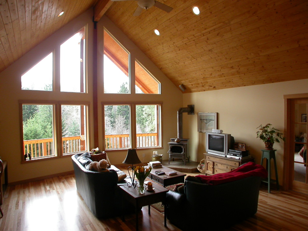 Rustic living room in Seattle.