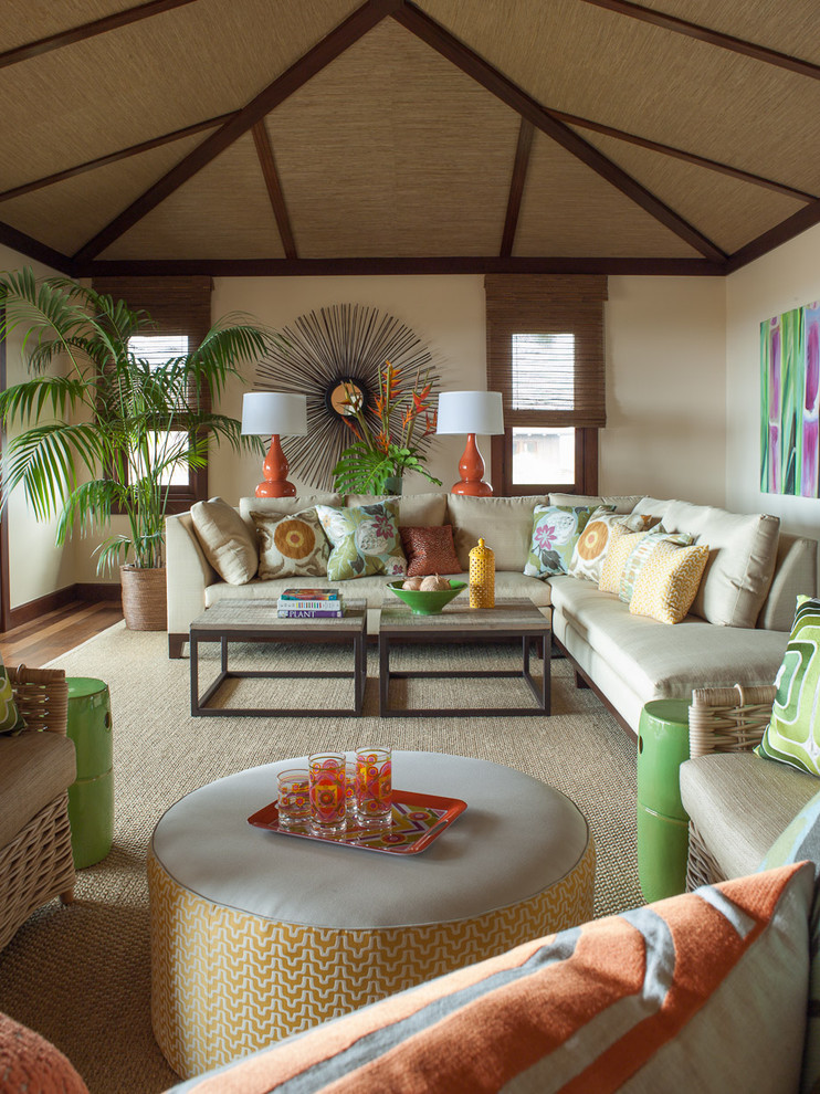 Photo of a world-inspired living room in Hawaii.