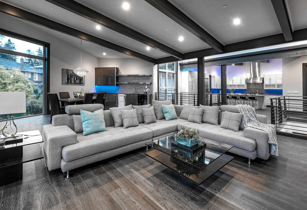 Свежая идея для дизайна: большая открытая гостиная комната в стиле модернизм с серым полом - отличное фото интерьера