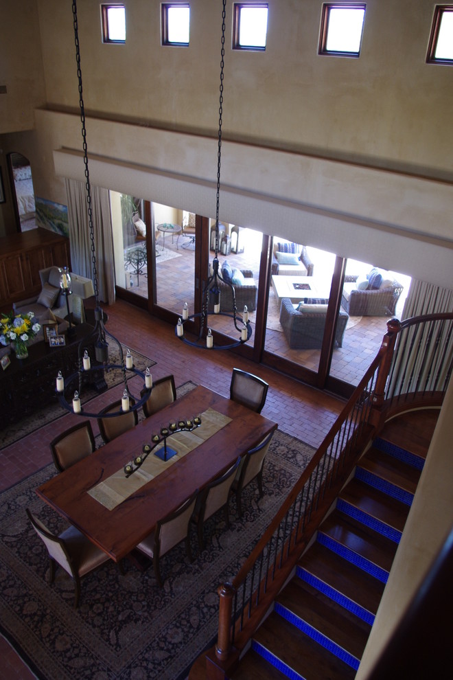 Immagine di un ampio soggiorno american style stile loft con sala formale e pareti beige