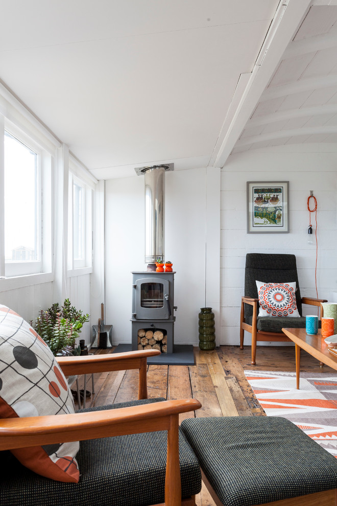 This is an example of a scandi living room in London.
