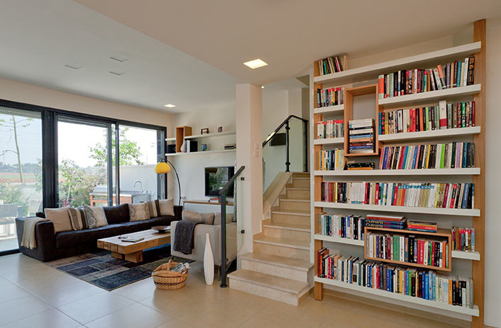 Design ideas for a contemporary living room in Tel Aviv.