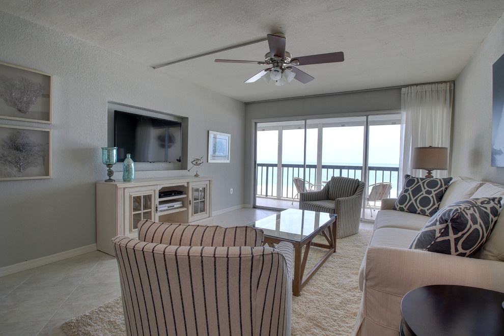 Vintage Florida Beach Condo Gets A, Florida Condo Living Room Decorating Ideas