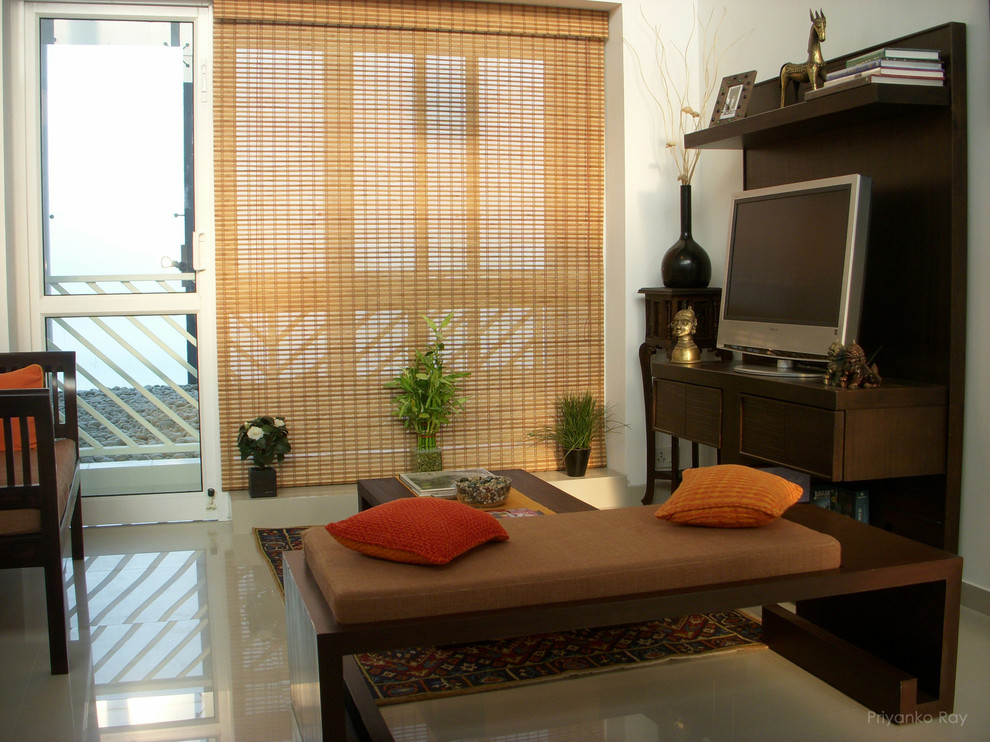 Inspiration for a contemporary living room in Kolkata.