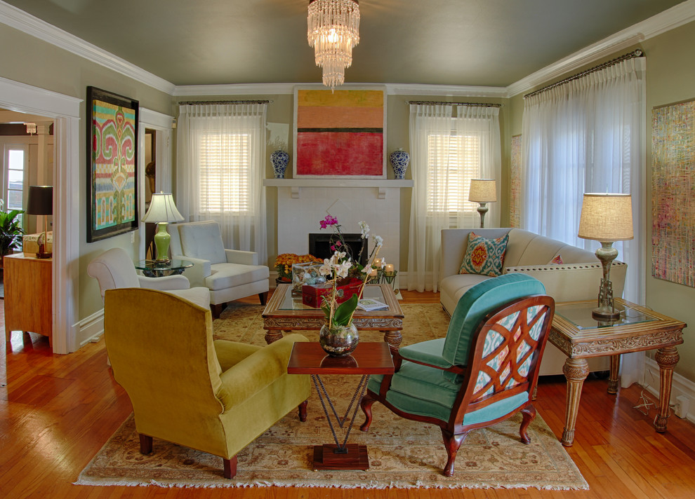 Inspiration for a classic living room in Raleigh.