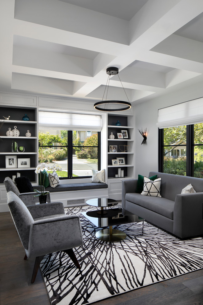 Mittelgroßes, Repräsentatives, Fernseherloses Modernes Wohnzimmer ohne Kamin mit weißer Wandfarbe, dunklem Holzboden und grauem Boden in San Francisco