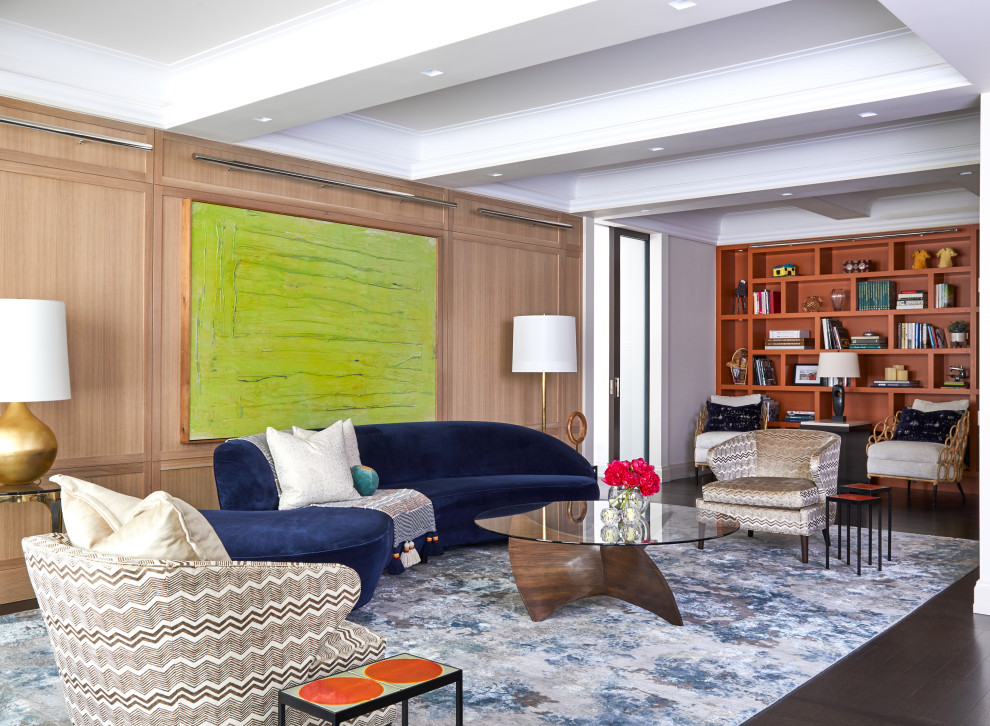 Immagine di un soggiorno contemporaneo aperto con pareti bianche, parquet scuro, pavimento marrone, soffitto ribassato e pareti in legno
