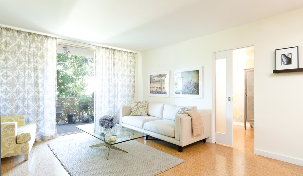 Example of a minimalist cork floor living room design in Los Angeles