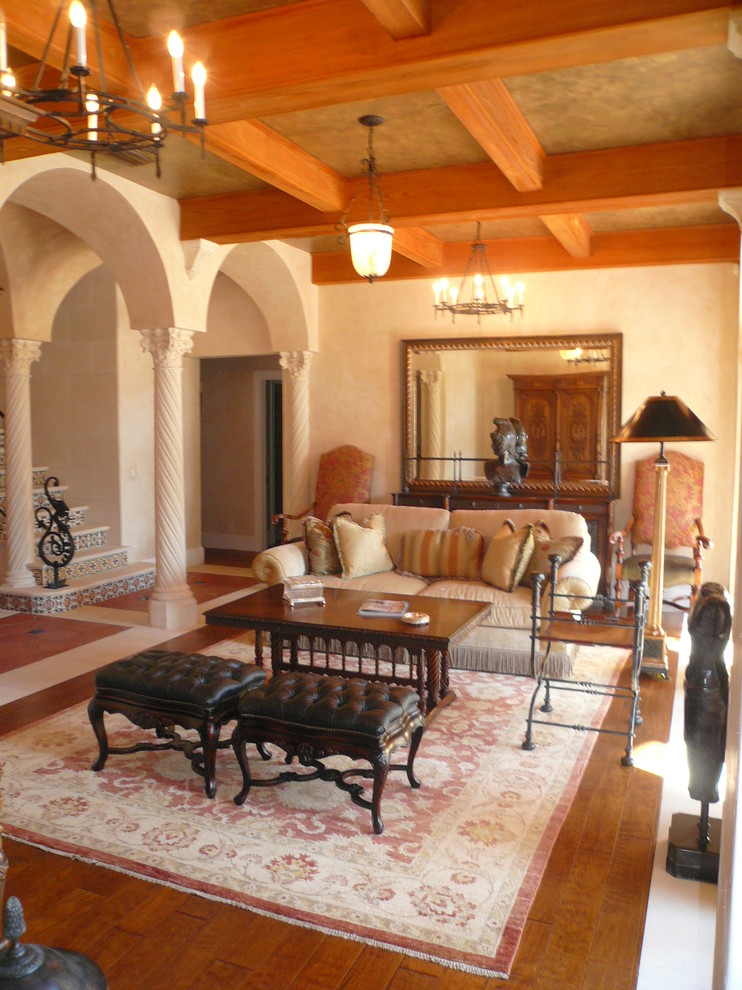 Photo of a mediterranean living room in Minneapolis.