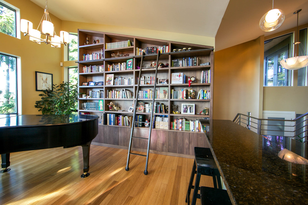 Mittelgroßes Modernes Wohnzimmer in Seattle
