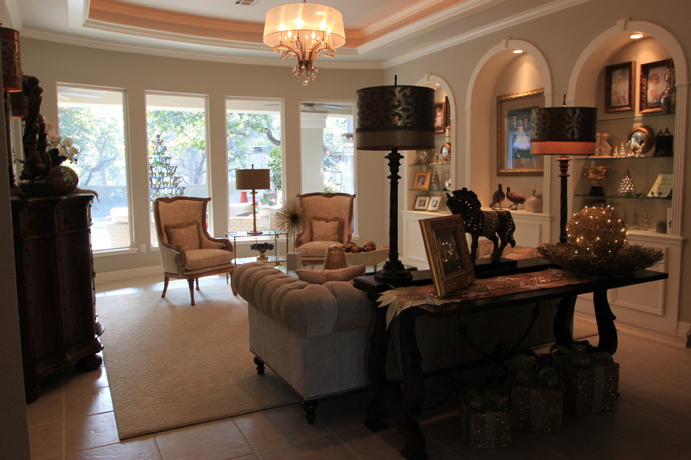 Immagine di un soggiorno classico con sala formale