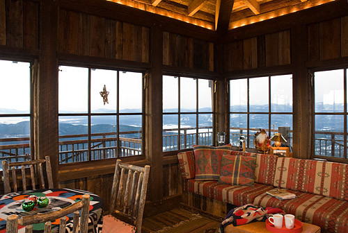 Example of a mountain style living room design in Jackson