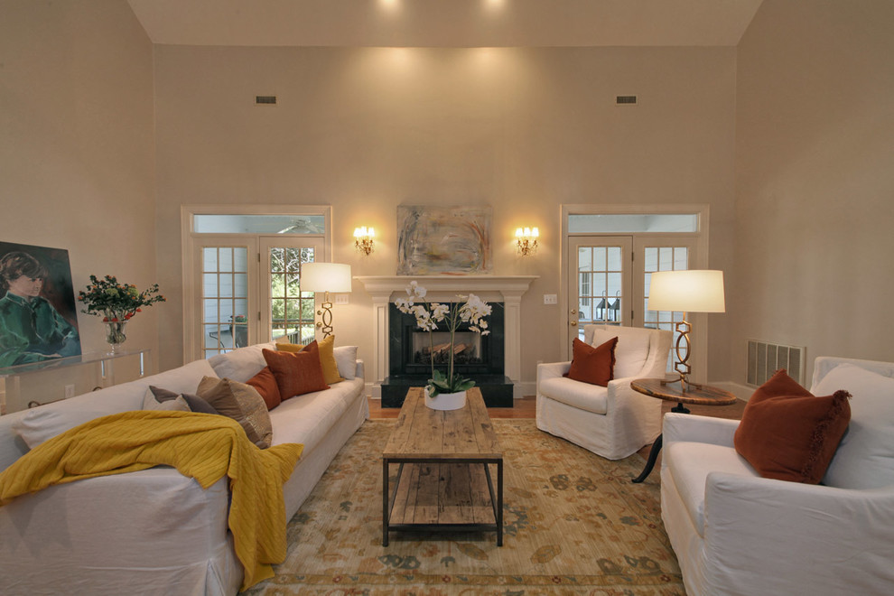 This is an example of a traditional living room in Charleston.