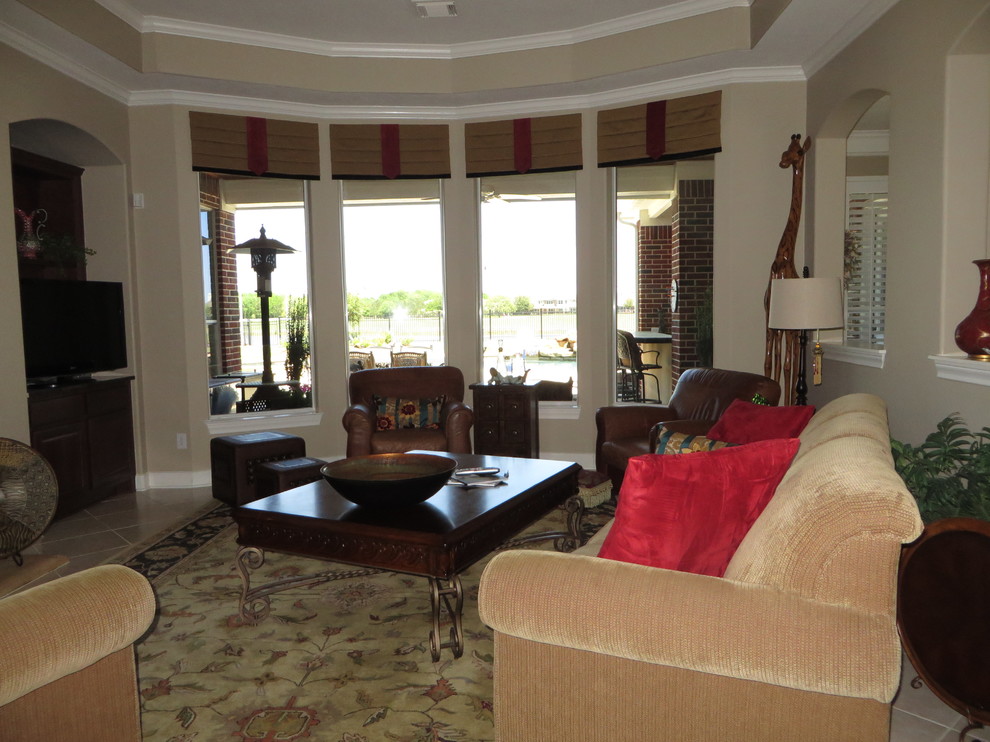 Example of a classic living room design in Houston