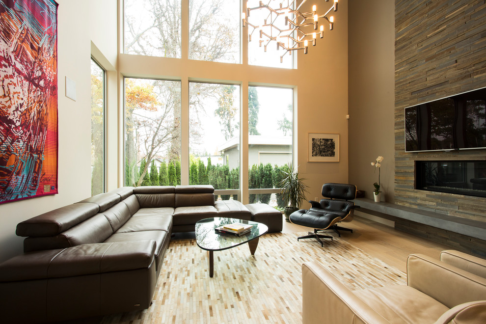 This is an example of a contemporary living room in Vancouver.