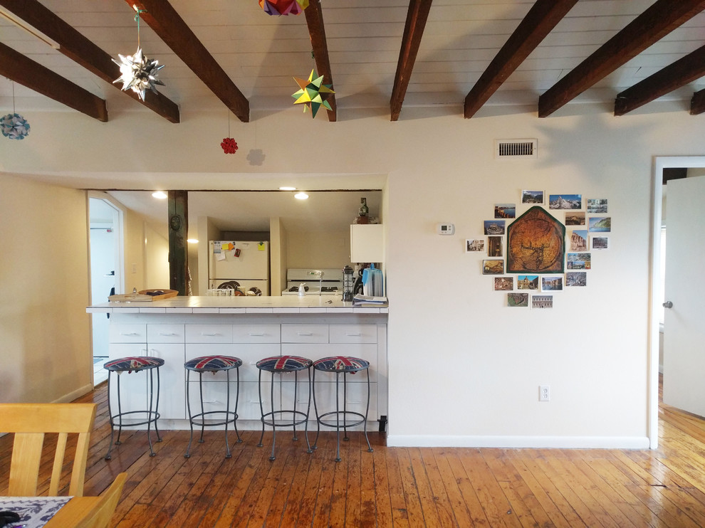 Yale Loft Rustic Living Room Bridgeport by GRAPHITE