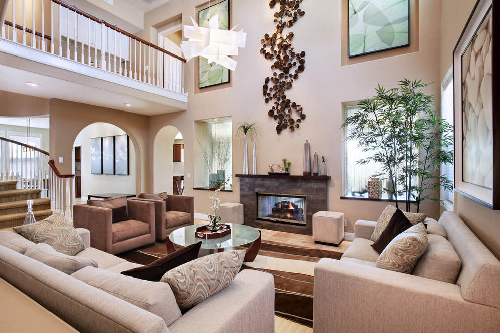 Contemporary living room in Orange County.