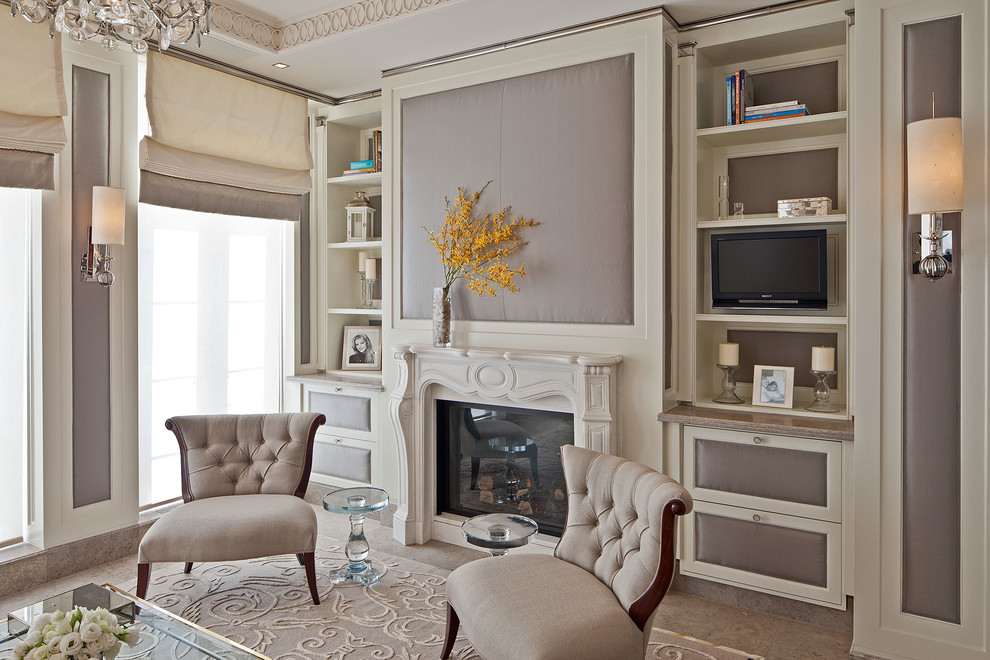 Klassisches Wohnzimmer mit Kamin und Multimediawand in Toronto