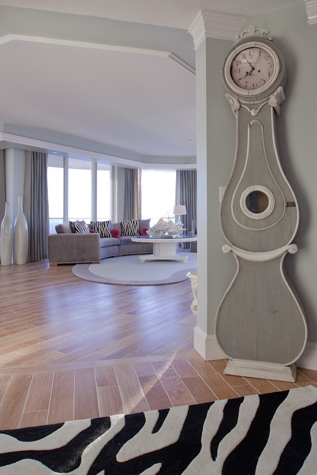 Свежая идея для дизайна: большая открытая гостиная комната в морском стиле - отличное фото интерьера