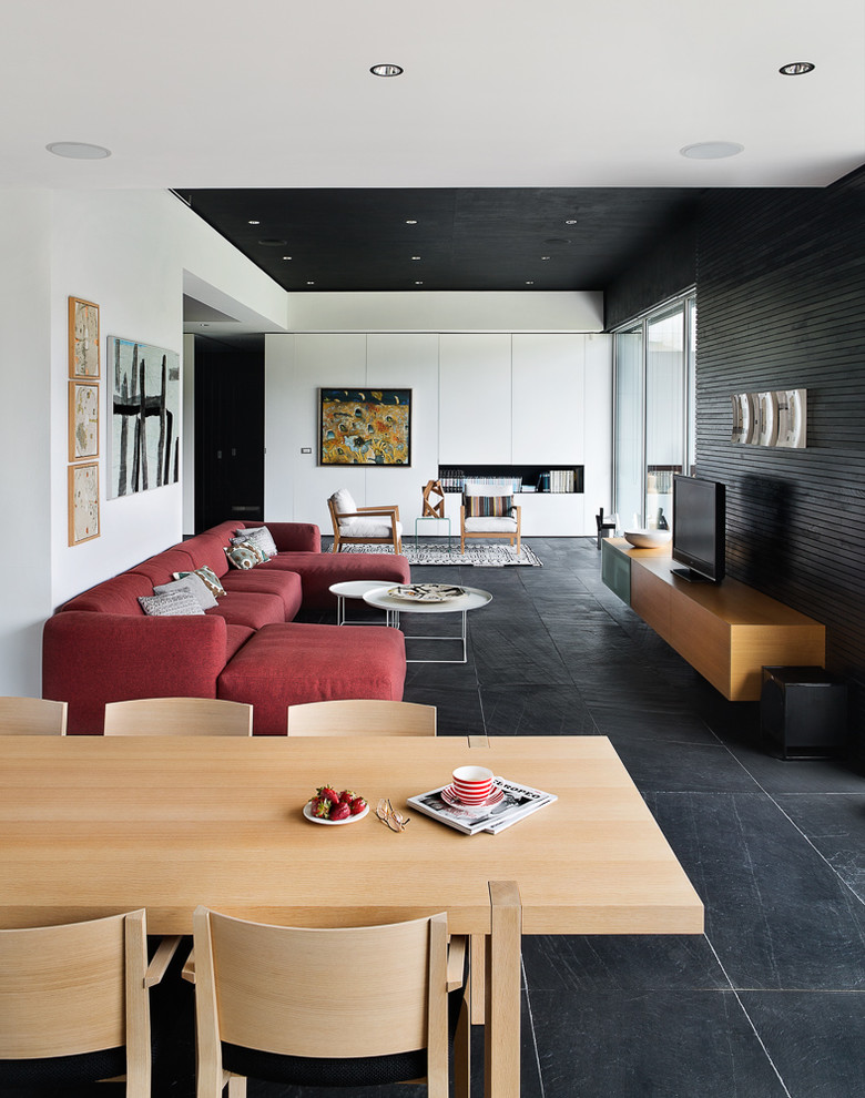 Foto di un soggiorno design aperto con sala formale e TV autoportante
