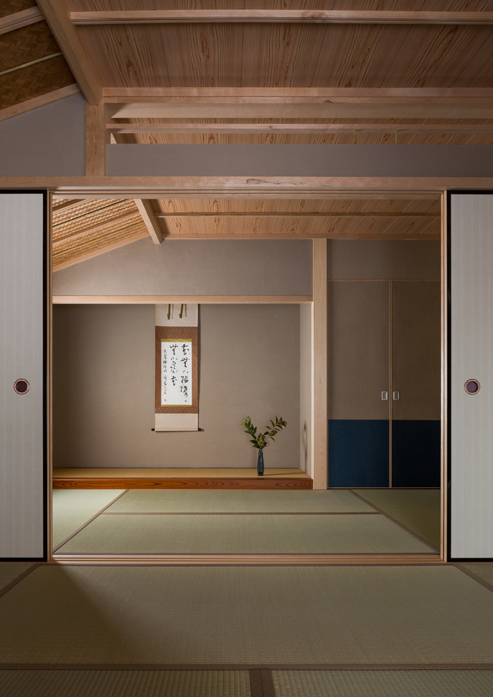Ejemplo de salón de estilo zen con tatami