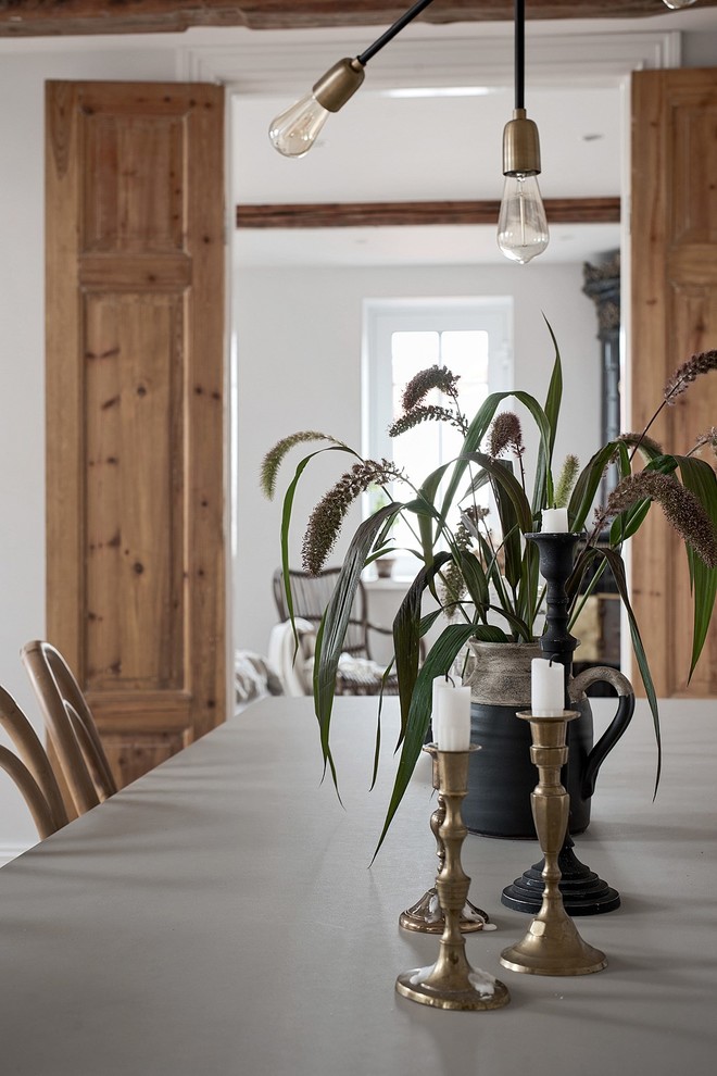Idée de décoration pour une salle à manger nordique.