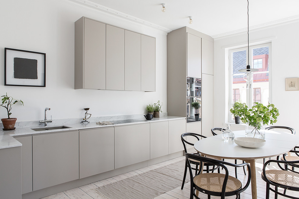 Dining room - modern dining room idea in Gothenburg